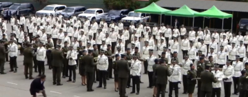 Presidente pide a 318 nuevos oficiales de Policía, lealtad, carácter y honrar el uniforme