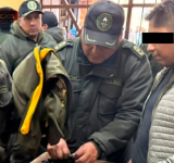 Un policía intenta ingresar en su mochilla cocaína a la cárcel de San Pedro, esta aprehendido
