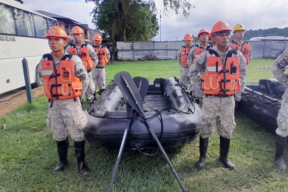 Navales refuerzan apoyo humanitario ante inundaciones en El Torno