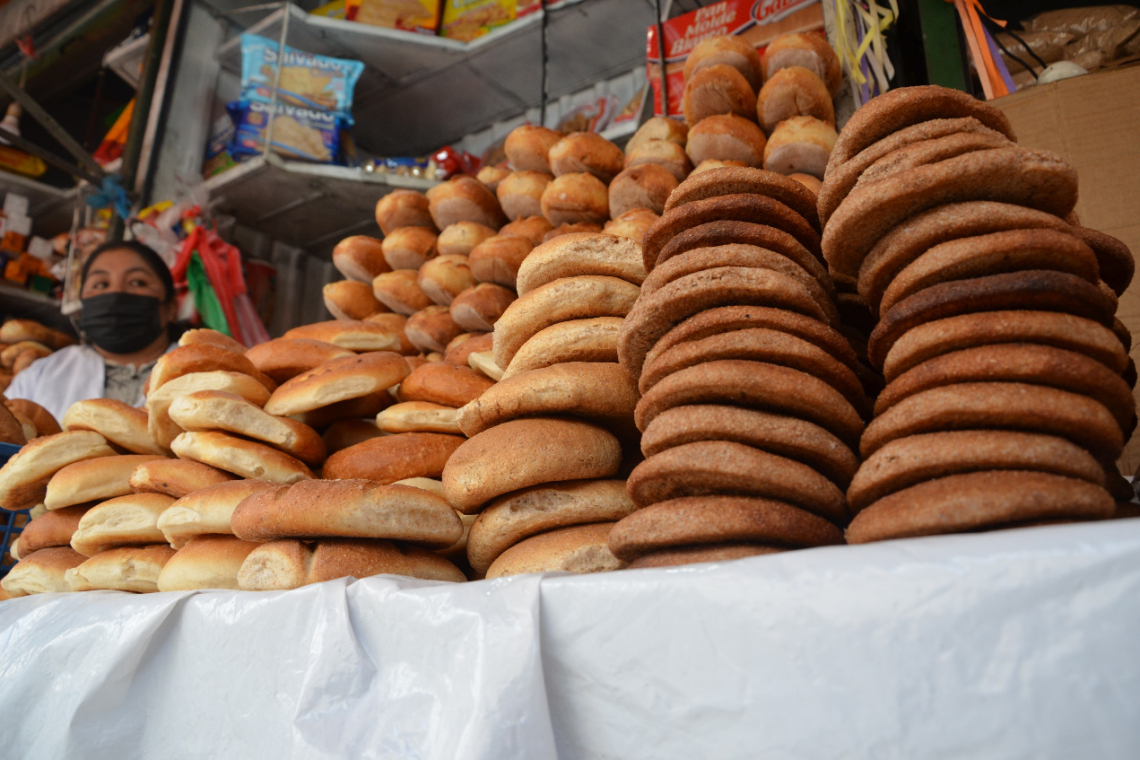 Gobierno elogia esfuerzo de emprendedores de pan a Bs0,50 sin subvención