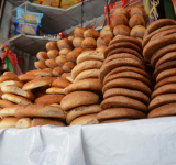 Gobierno elogia esfuerzo de emprendedores de pan a Bs0,50 sin subvención