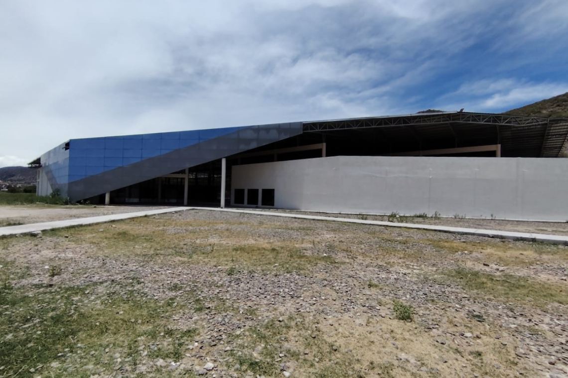 Diputado detecta en total deterioro y abandono Campo Ferial Cotagaita