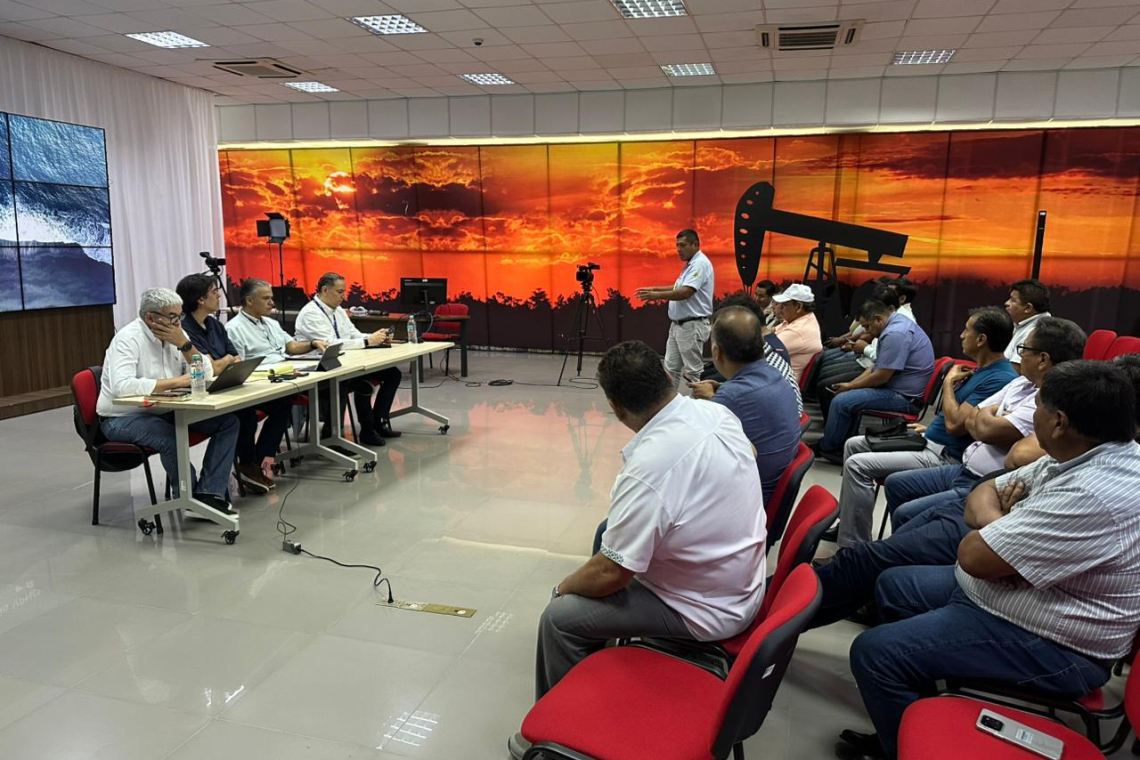 Gobierno inicia el diálogo con el transporte cruceño para explicar los alcances del Decreto 5503