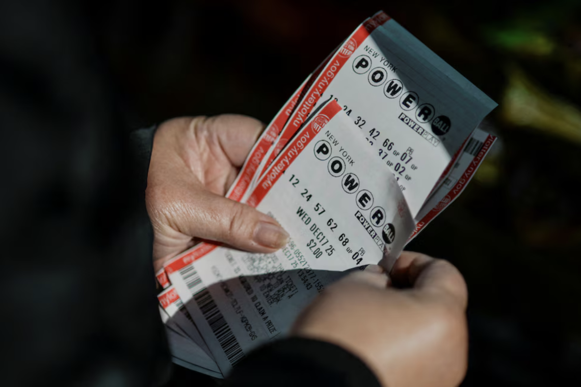 El ganador del Powerball de Nochebuena en EEUU se llevará 1.817 millones de dólares, el segundo mayor premio en la historia