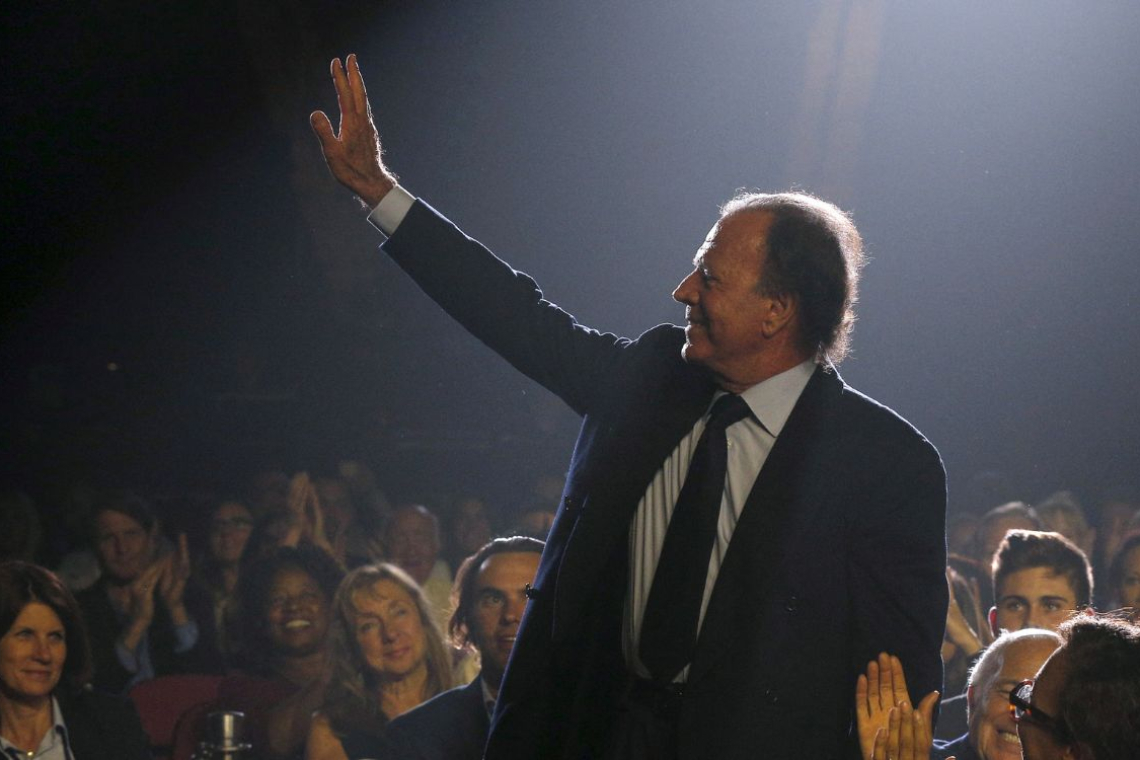 La 'casita del terror' de Julio Iglesias: Denuncian exempleadas al cantante por abuso sexual y trata