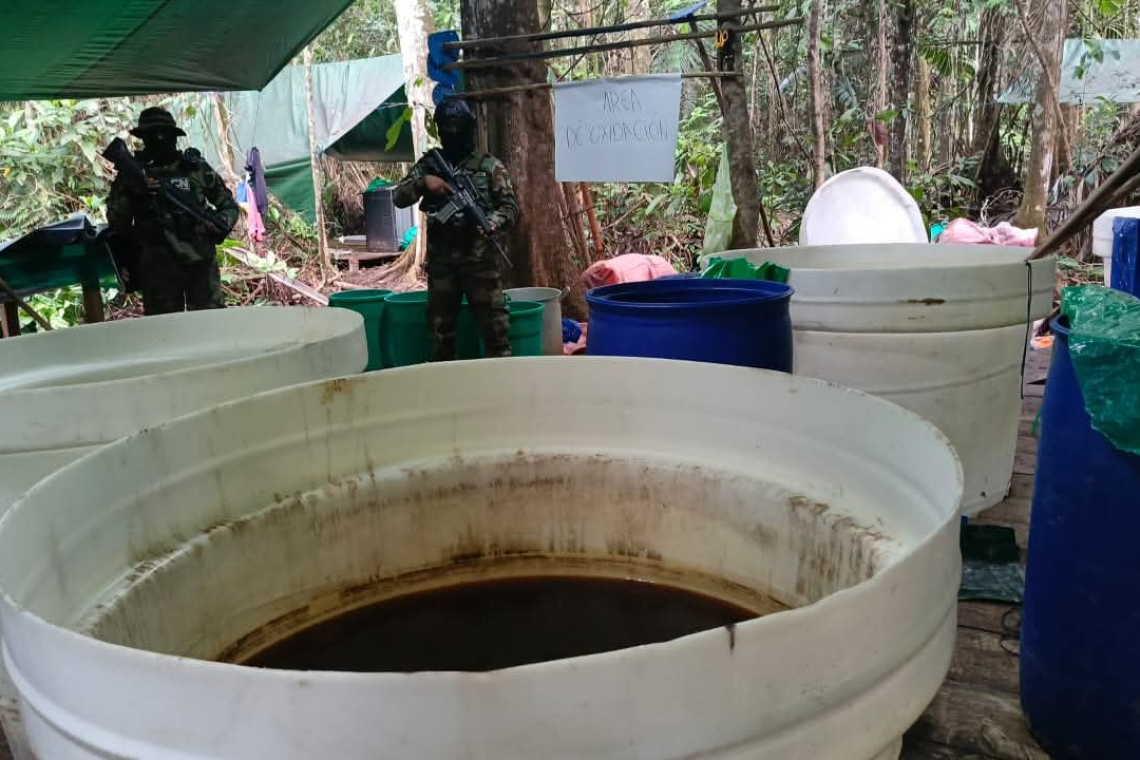 UMOPAR desmantela laboratorio de cristalización de cocaína en el Chapare