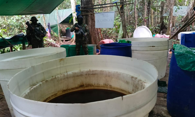 UMOPAR desmantela laboratorio de cristalización de cocaína en el Chapare