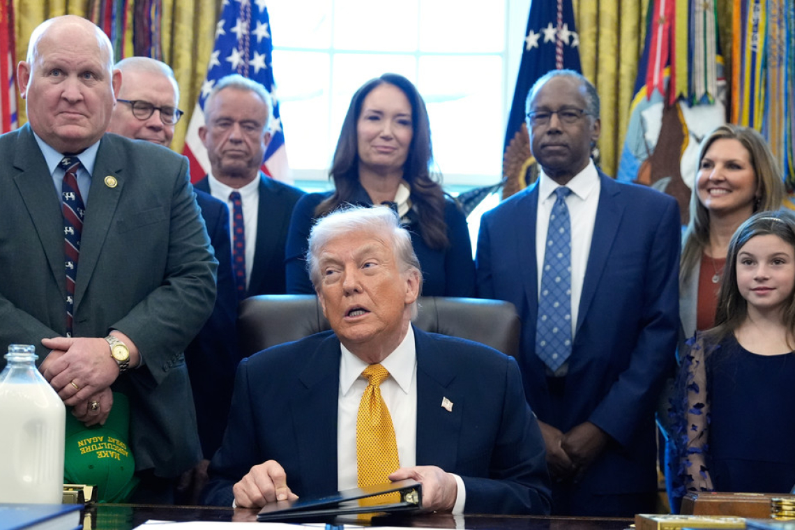 "Si no entramos, Rusia y China lo harán": Trump se pronuncia sobre Groenlandia tras reunión clave 