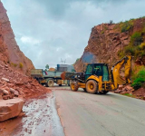 Carretera Oruro–Cochabamba se encuentra transitable tras atención de derrumbes
