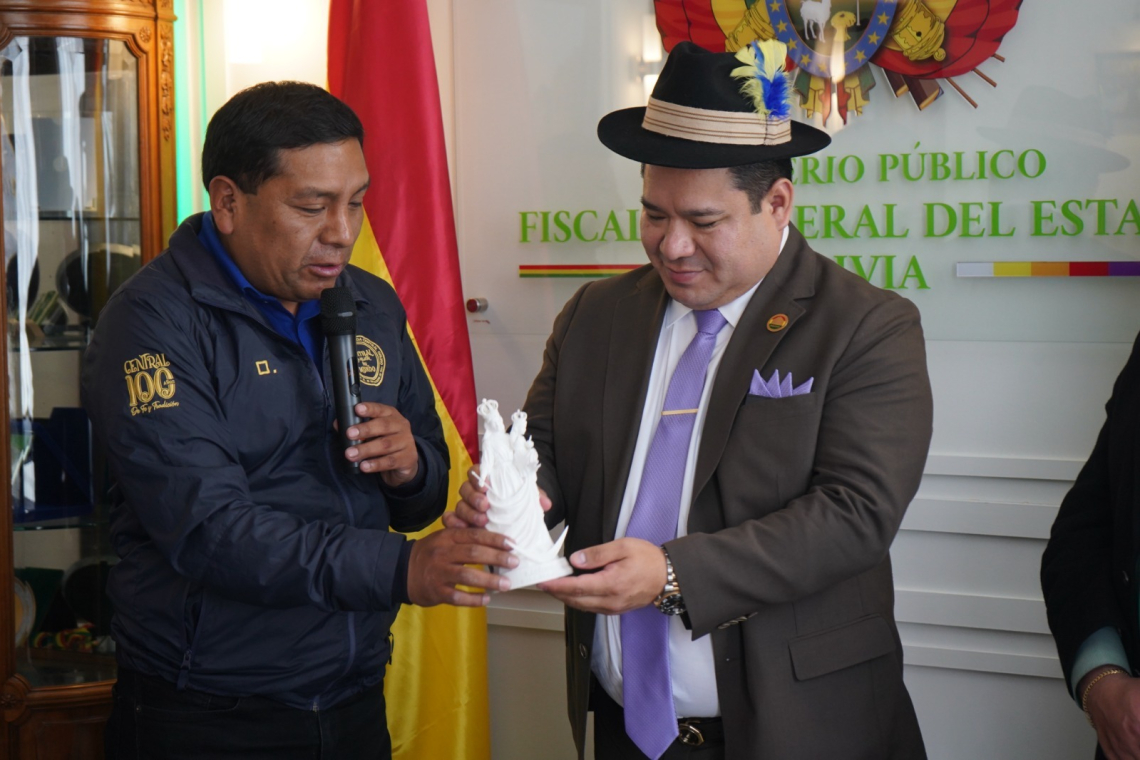 Morenada Central Oruro invita al Fiscal General ser parte del Carnaval 2026