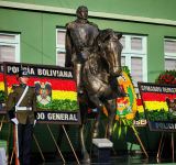 La Policía rinde homenaje al Mcal. Antonio José de Sucre en su natalicio