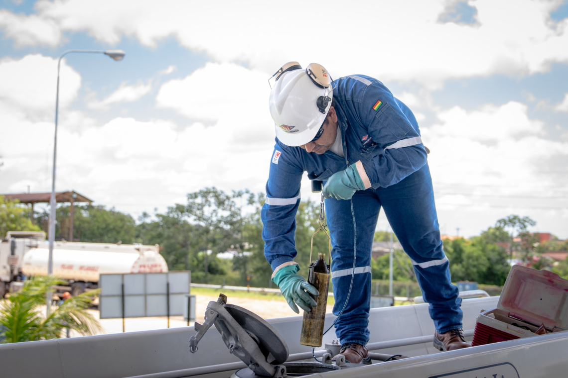 YPFB dialoga con todos los sectores y propone al transporte acompañar los controles de calidad de los combustibles
