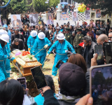 La Paz le dio el último Adiós al maestro Santalla, entre sollozos y aplausos 