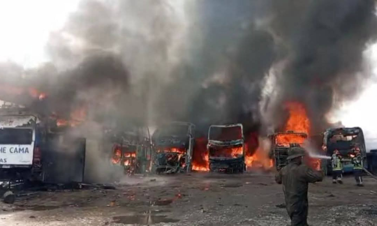 En inmediaciones de la terminal se registra incendio de gran magnitud