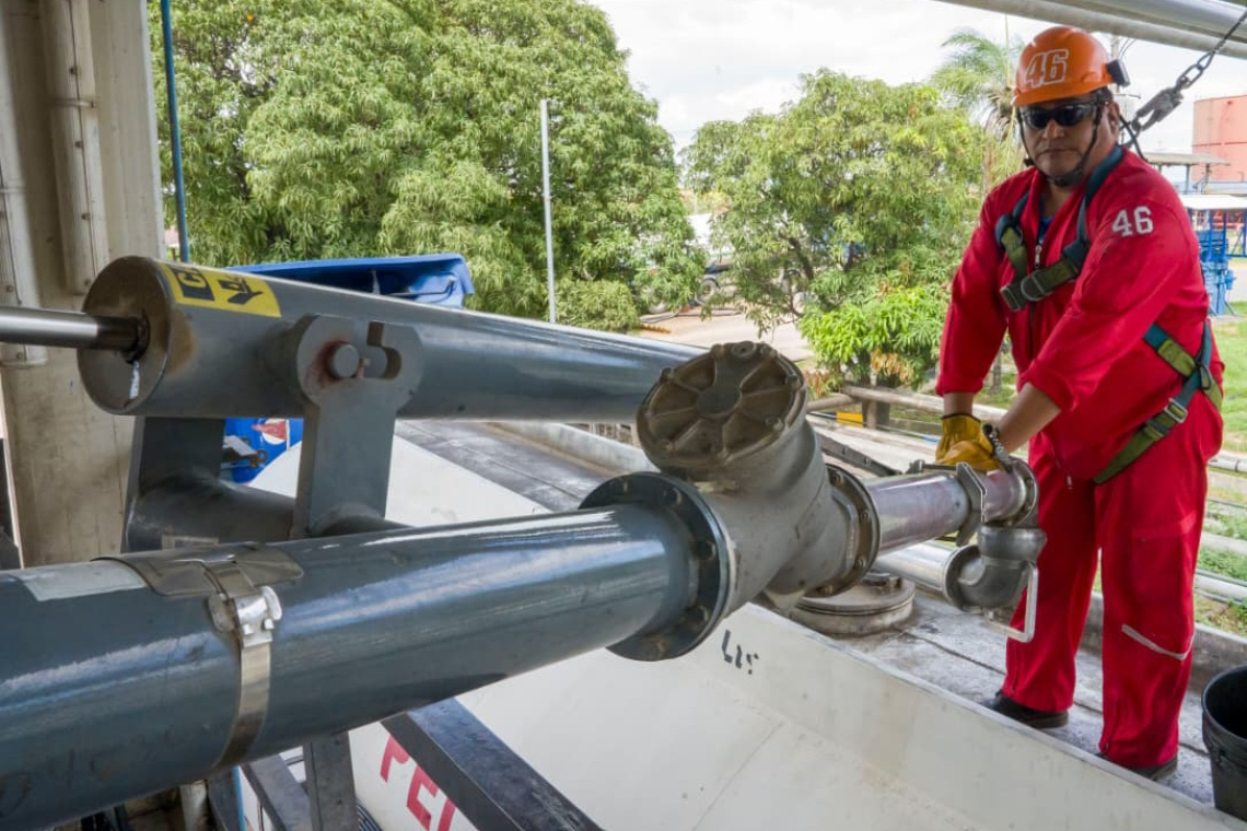 YPFB incorpora por primera vez aditivos para reforzar la calidad de la gasolina en todo el país