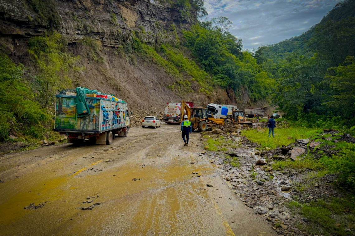 ABC habilita un carril hacia los valles cruceños y alerta posibles cortes por clima en Santa Cruz