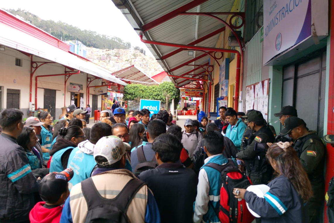 Trabajadores de la Terminal de La Paz convocados a dialogo para su reincorporación