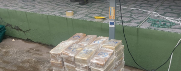 En Cochabamba Felcn secuestra más de 82 kilos de droga camuflados en un camión