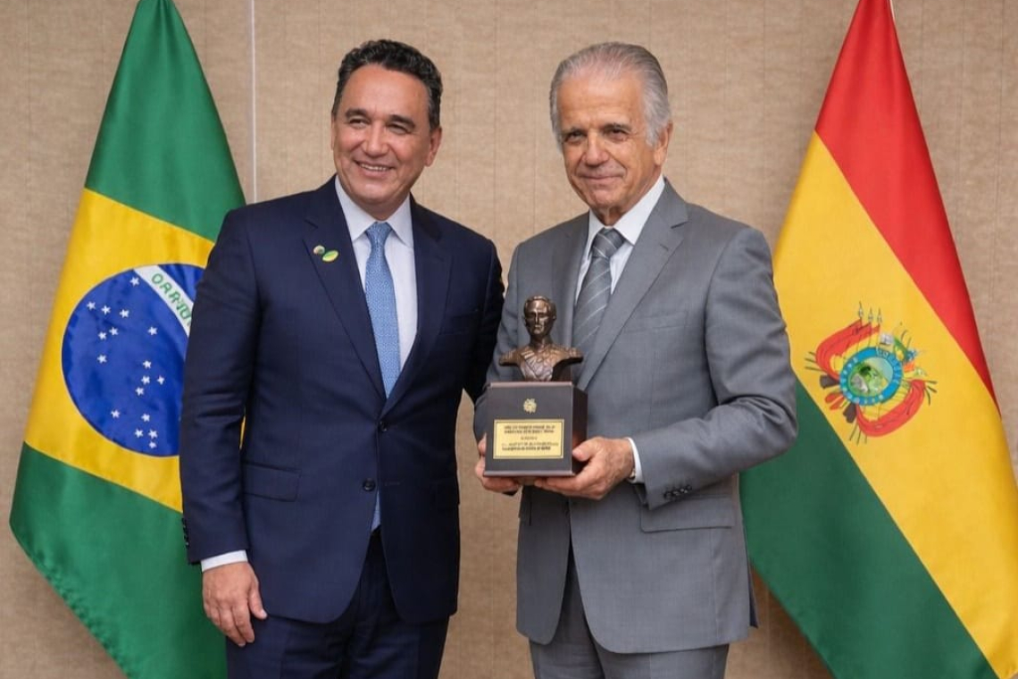 Bolivia y Brasil pactan estrategia de vigilancia aérea fronteriza con drones y radares