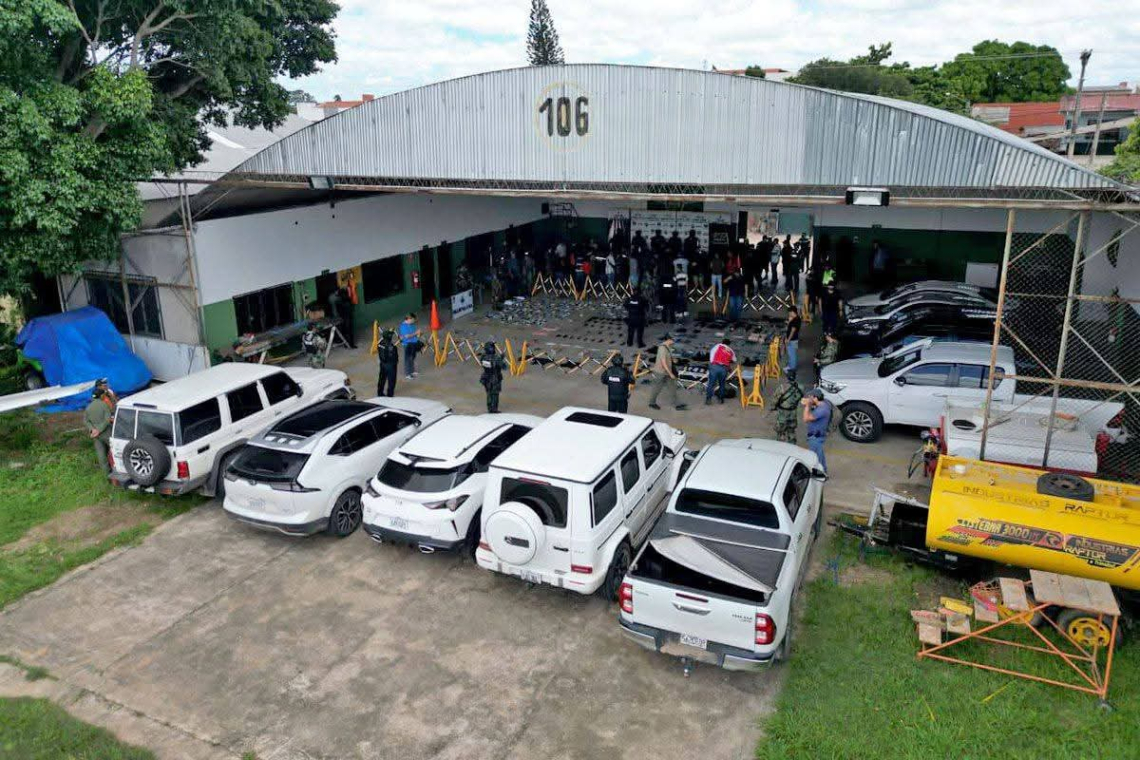 Vehículos de lujo incautados a Marset están en la ciudad de La Paz