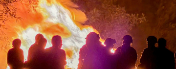 Aduana Nacional incauta e incinera 150 fardos de ropa usada en Tarija