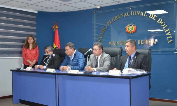 Defensa avisa acciones legales contra transportadoras y daño económico de $us29.000.000 por caso barcazas chinas