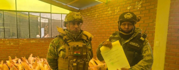 En Guaqui navales comisan carne de cerdo y aceite automotriz valuado en Bs753.950.