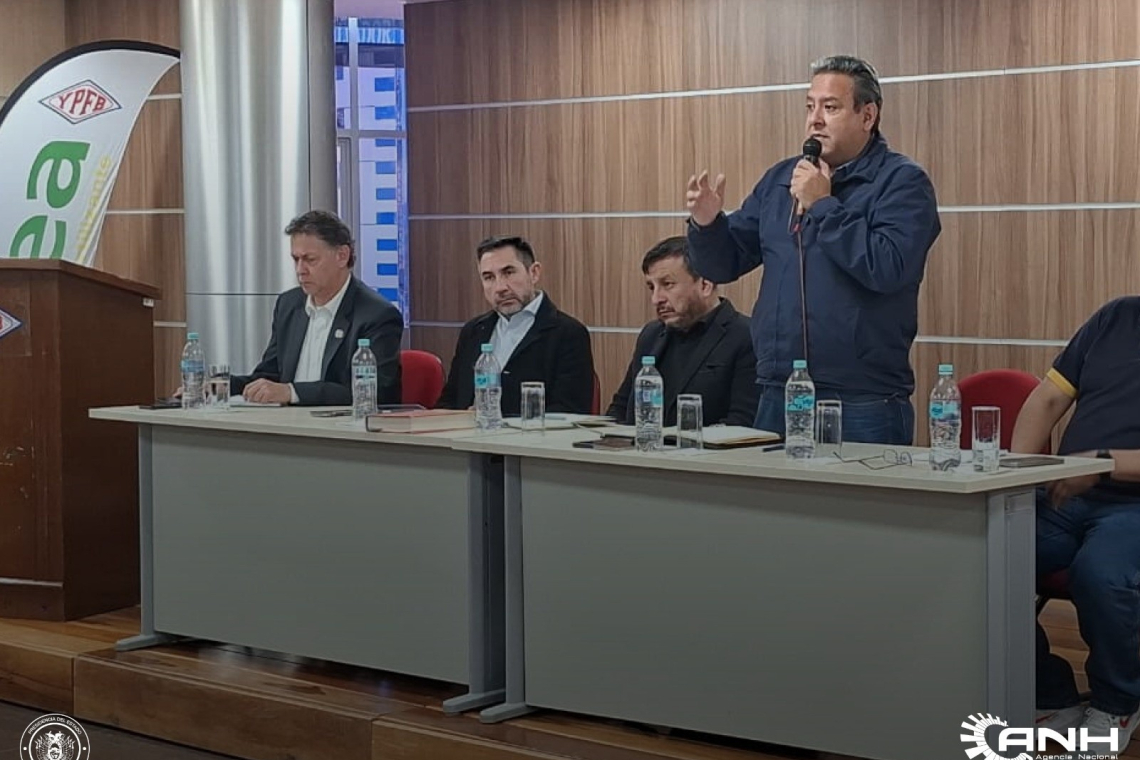 Oruro: Gobierno y transportistas reanudan diálogo tras cuarto intermedio