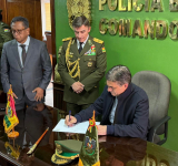 Presidente destaca a la Policía por defender a la sociedad del crimen transnacional