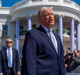 La amenaza de Trump a Irán "justifica la destitución del cargo", dice congresista de EE.UU. 