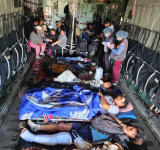 Avión Hércules salva vidas de 17 heridos en accidente en la ruta La Paz-Apolo