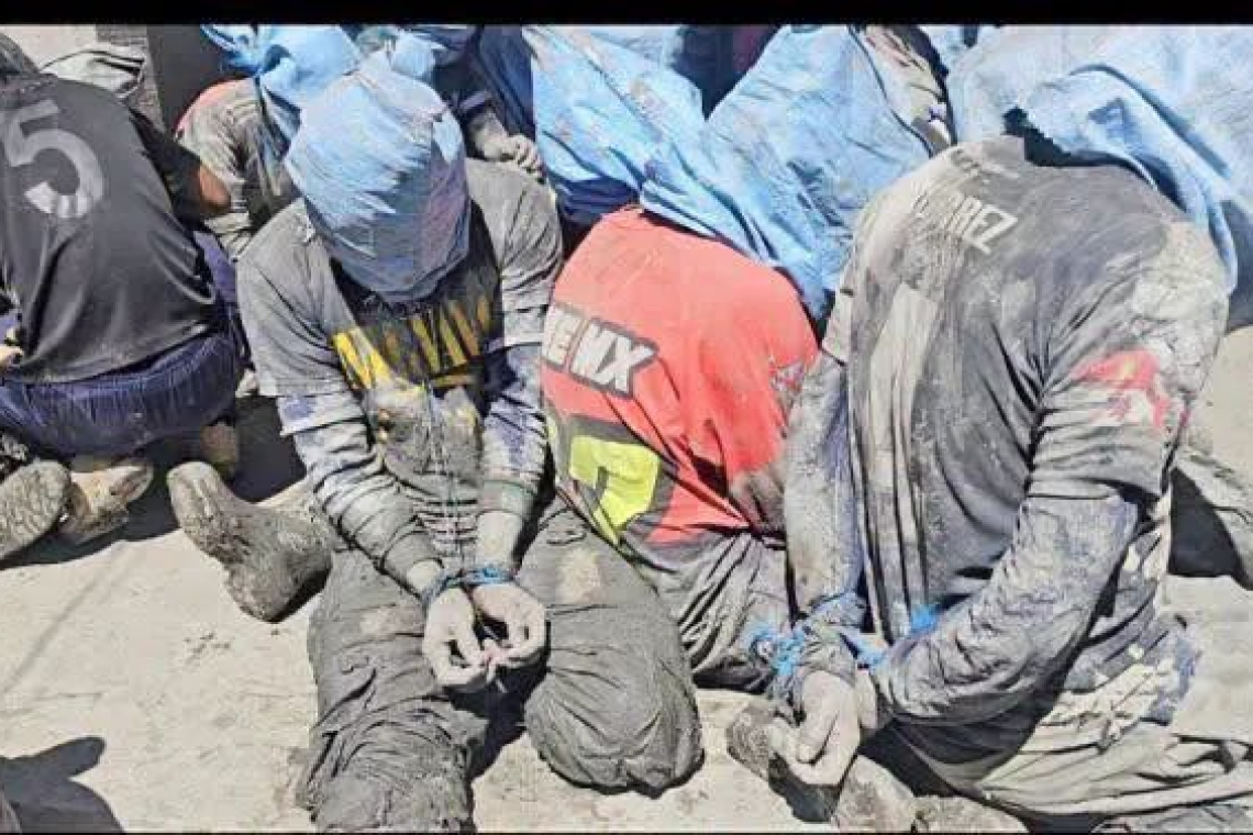 En Cerro Rico de Potosí jukus toman rehenes y 22 implicados termina aprehendidos