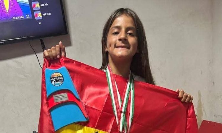 Joven boliviana se corona campeona de bodyboard en Chile y marca hito histórico