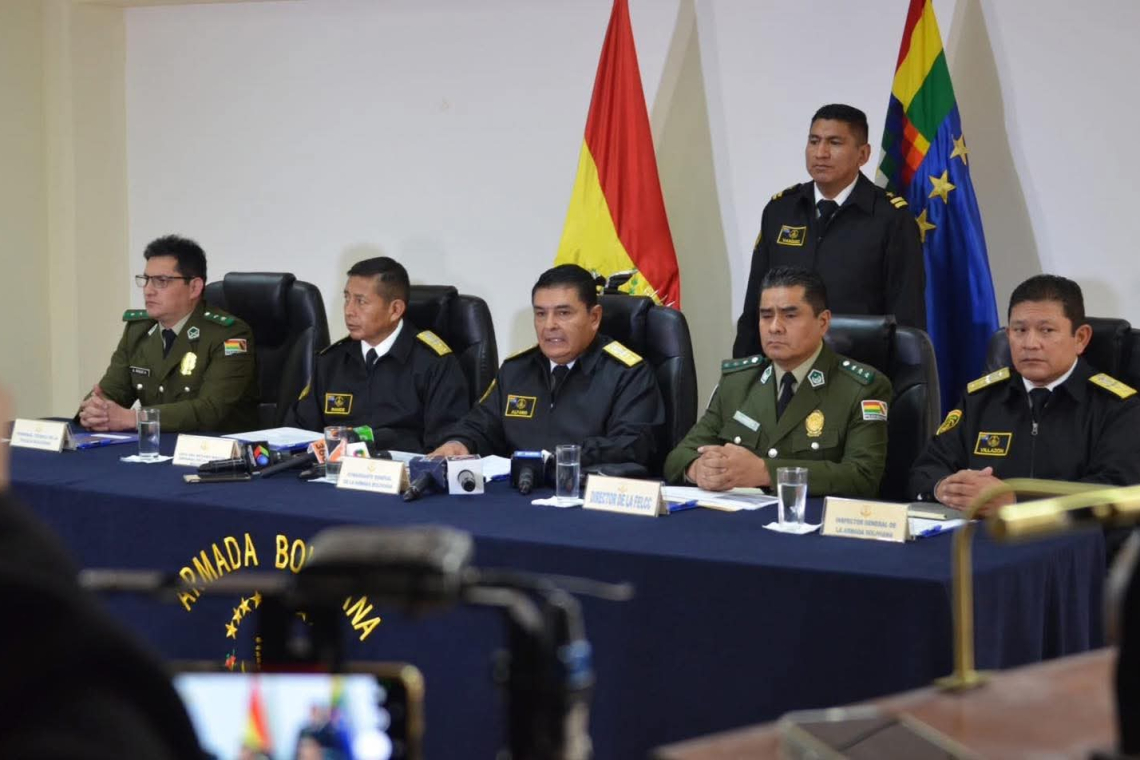 La Armada Boliviana y la FELCC recuperan armas, hay nueve implicados