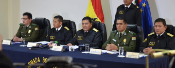 La Armada Boliviana y la FELCC recuperan armas, hay nueve implicados