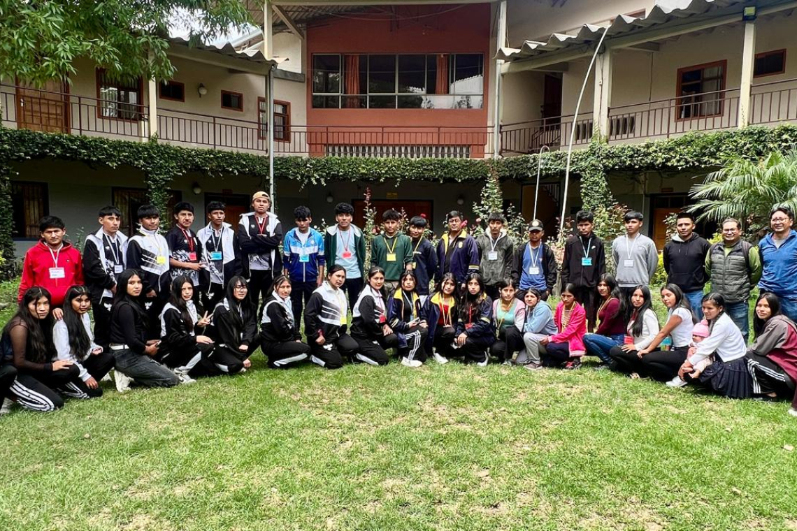 Jóvenes de Tapacarí fortalecen su liderazgo y proyecto de vida en talleres impulsados por la Iglesia Católica 