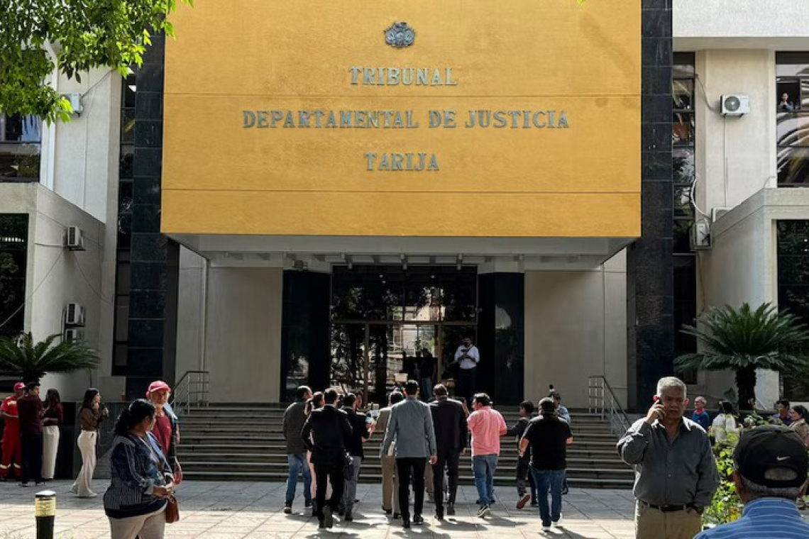 Declaran en rebeldía a Evo Morales y se suspende el juicio oral por el delito de trata de menores