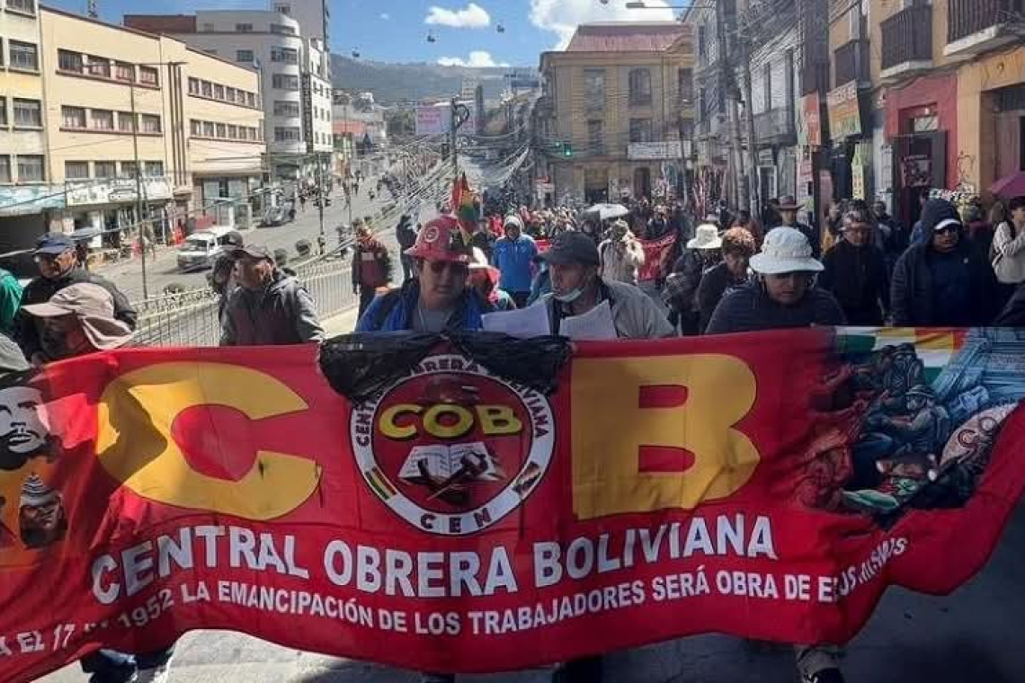 Dockweiler: Hay que ponerle el hombro al país y pedir la renuncia es inconstitucional