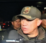 Policía-El Alto desplaza personal y permite liberar 70 cisternas con combustible