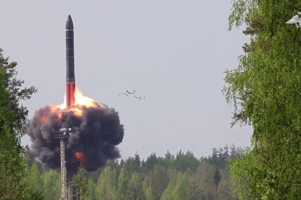 Rusia confirma lanzamiento de Oréshnik en respuesta a ataque mortífero de Kiev contra jóvenes 