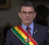 El presidente Paz anuncia la reducción de su salario y de su gabinete al 50%