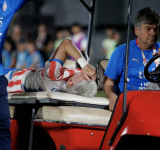 Alarma en Paraguay: una de las figuras del equipo de Gustavo Alfaro salió en camilla y llorando a una semana del debut en el Mundial