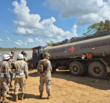 Navales mantienen expedito tránsito en Puerto Barador y el paso de cisternas por el Rio Mamoré
