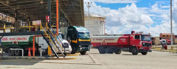 YPFB dispone 595.000 litros de gasolina a provincias de La Paz libres de bloqueos
