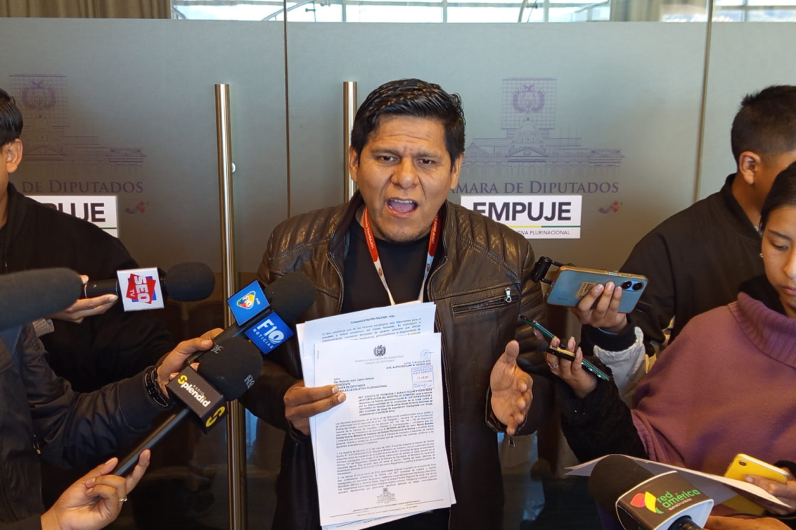 Diputado Pacheco exige transparencia en contratos del litio, prevé posibles intereses externos 