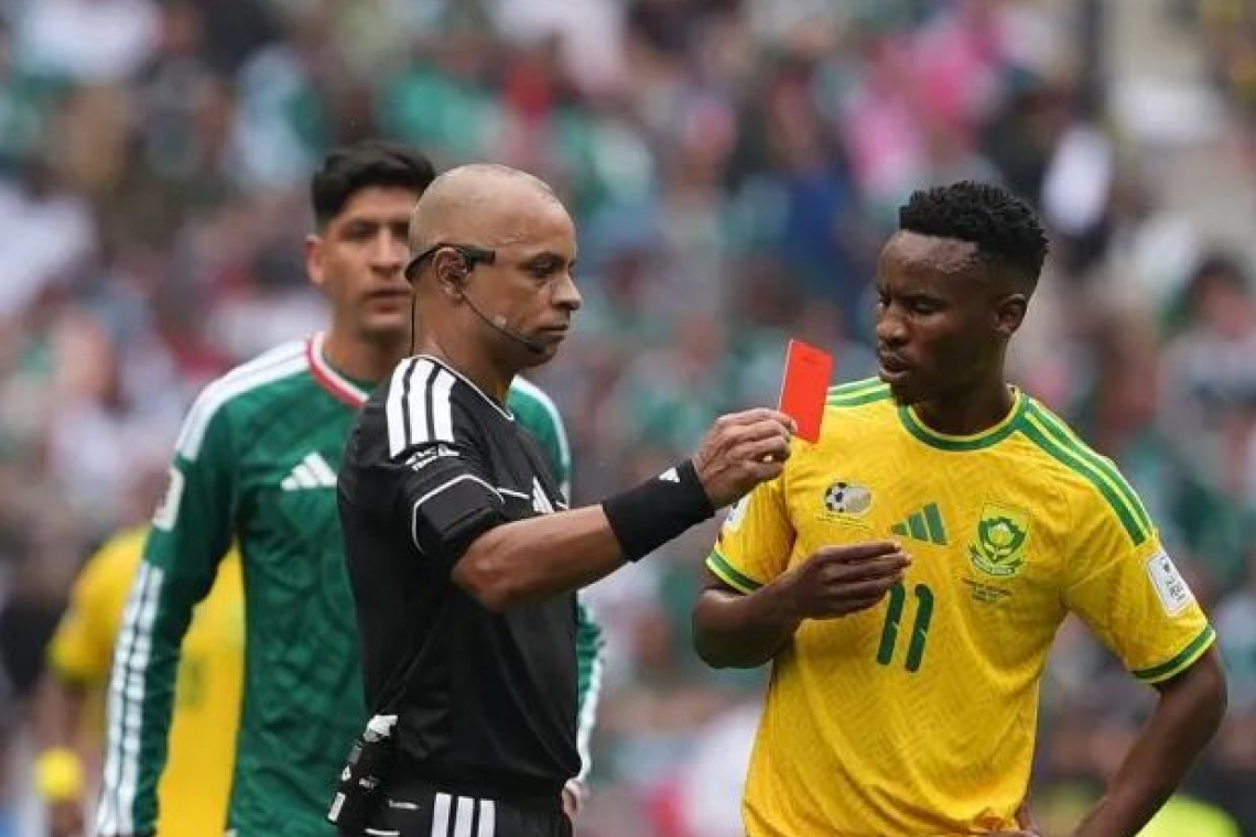 Más rojas que goles: México inaugura el Mundial con una victoria y un récord inédito de expulsiones