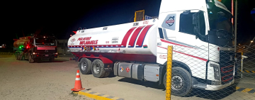 YPFB despacha 800 mil litros de Gasolina Especial a La Paz y El Alto pese a los bloqueos