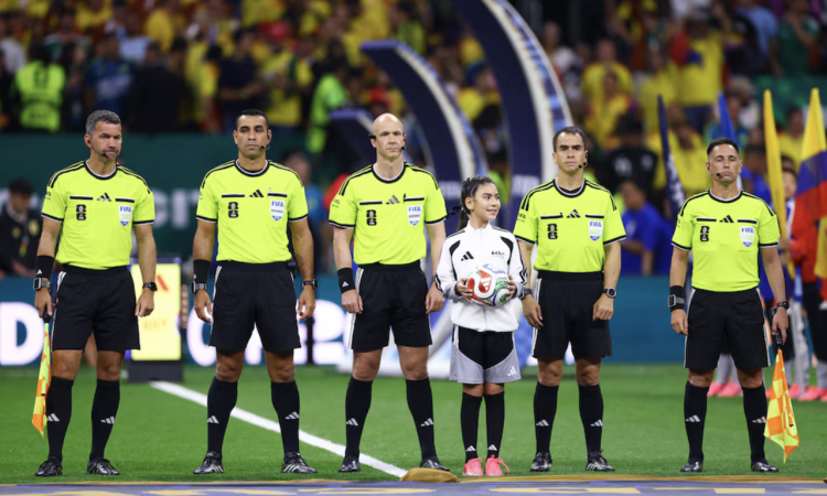 Cuánto cobra un árbitro en el Mundial 2026 y qué bonos extra recibe por partido