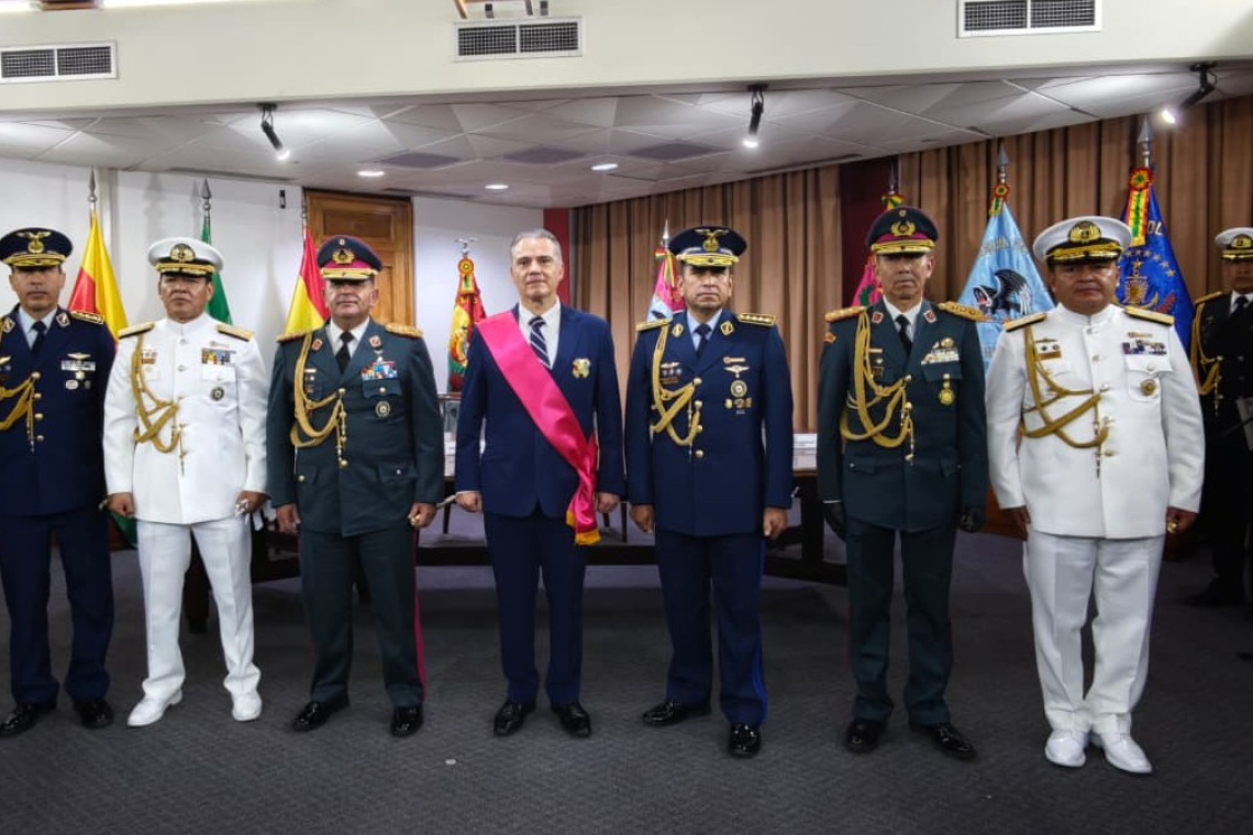 Capitán General de las FFAA oficializa designación de Alto Mando mediante D.S.