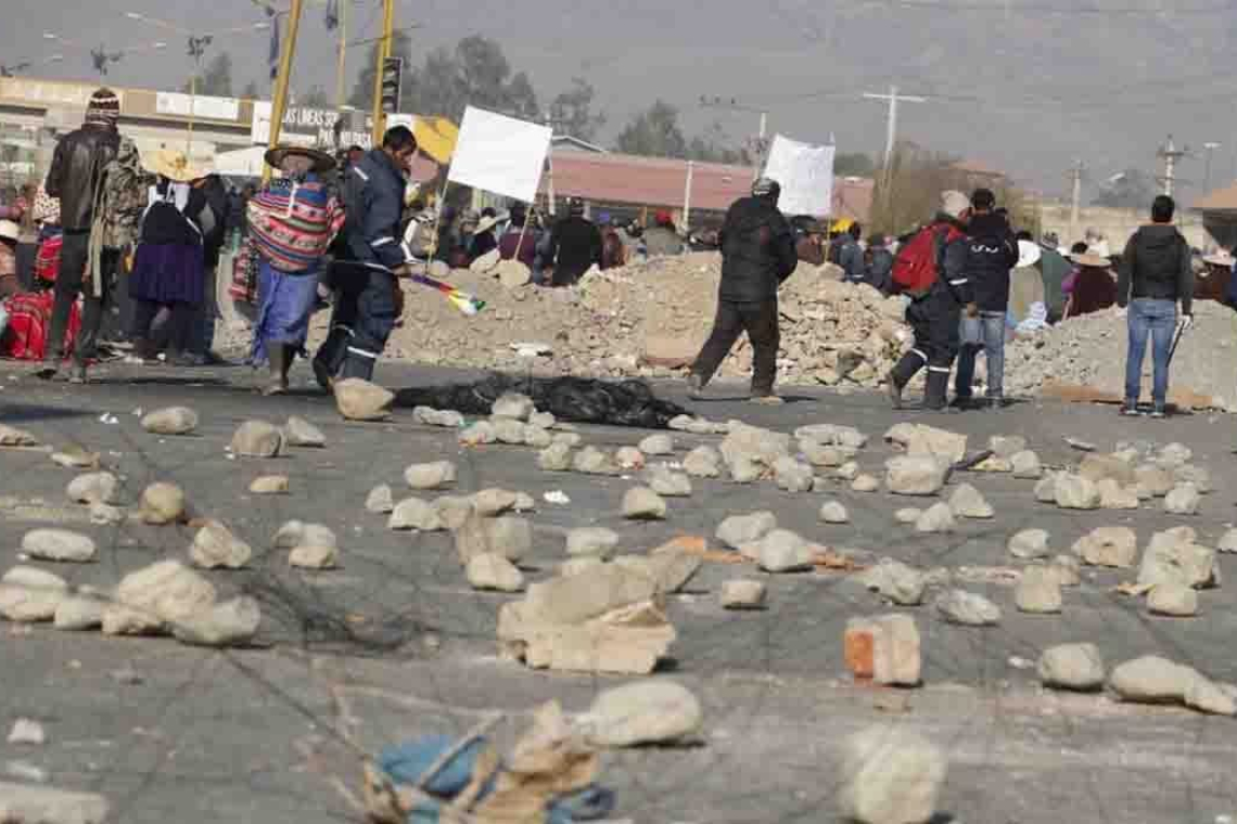 Distrito 8 de El Alto aclara que bloqueadores no son vecinos sino foráneos evistas